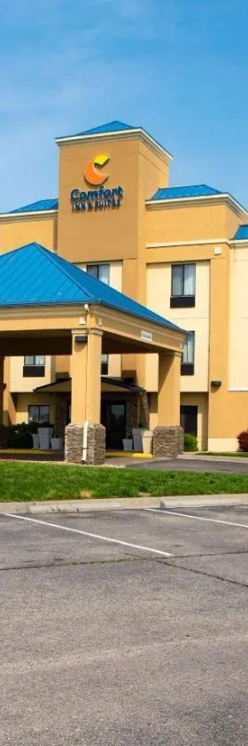 Comfort Inn & Suites，位于哈钦森的酒店