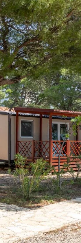 Camping Paklenica，位于斯塔利格拉德-帕克利尼卡的酒店