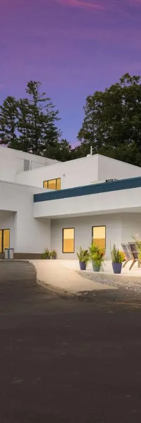Clarion Pointe Sylva near Cherokee Area，位于迪尔斯伯勒的酒店