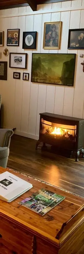 Trillium Ridge, Hocking Hills Area, 2 Bedroom, 3 Beds，位于Rockbridge的酒店
