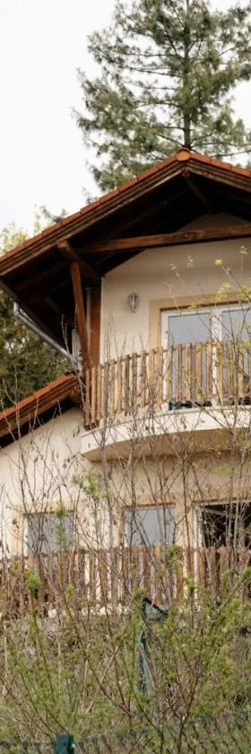 Csillagvirág Apartman，位于Verőce的酒店