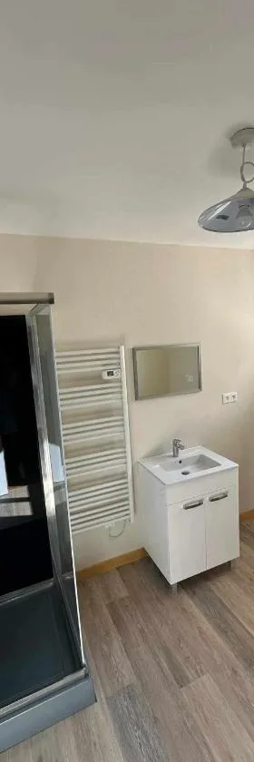 Le Clos de Bourdeilles chambre 2 avec wifi，位于Bourdeilles的酒店