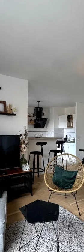 Charmant appartement aux portes de Paris, avec Balcon et Parking，位于奥贝维利埃的酒店