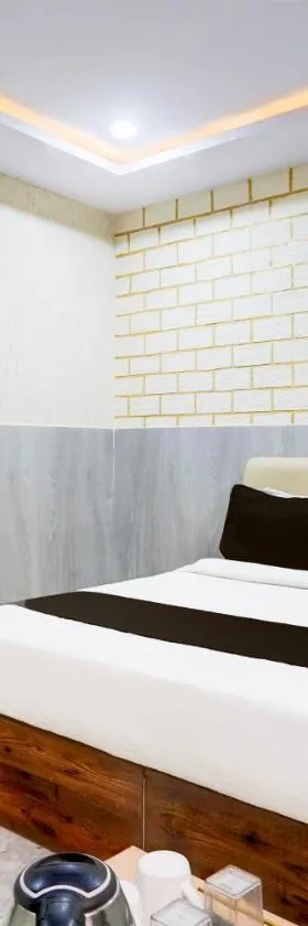Super Hotel O Mall Road Gwalior formerly Rama inn，位于Barāgaon的酒店