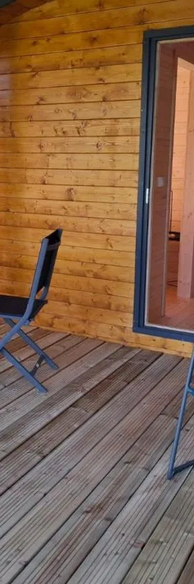 Le Cabanon du camping 2，位于巴涅斯的酒店