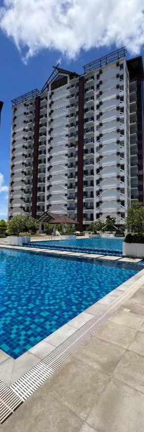 Royal Oceancrest Eleanor suites，位于Lapu Lapu City的酒店