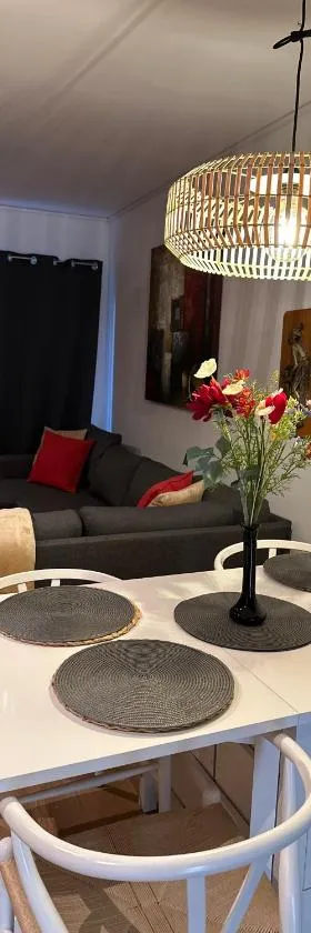 2bedroom apartment in Haninge，位于Mårtensberg的酒店