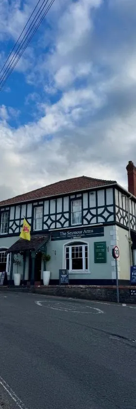 The Seymour Arms，位于Blagdon的酒店