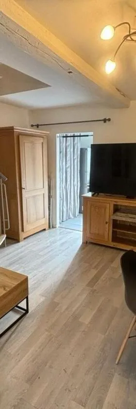 Charmante Maison Wifi télé 65 pouces netflix，位于Choisy-au-Bac的酒店