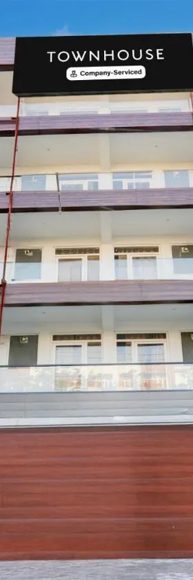 Super Townhouse Sector 1 Manesar，位于古尔冈的酒店