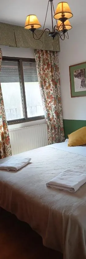 HOSTAL RURAL ALTO TAJO POVEDA，位于Poveda de la Sierra的酒店
