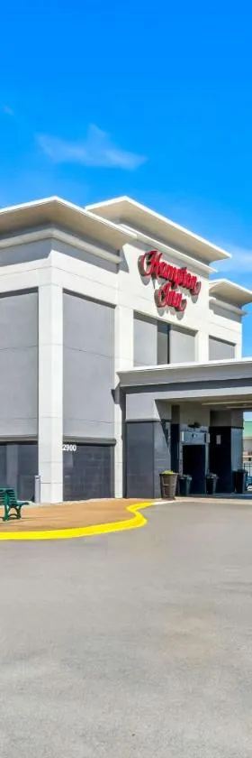 琼斯伯勒汉普顿酒店，位于琼斯伯勒的酒店