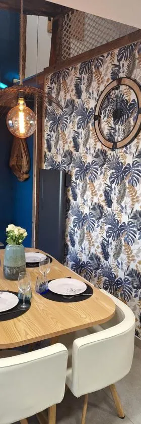 Appartement de charme rénové "Le Glandon"，位于Saint-Avre的酒店