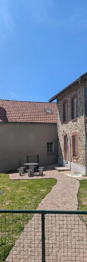 Maison agréable 4 à 6 pers，位于Aulon的酒店