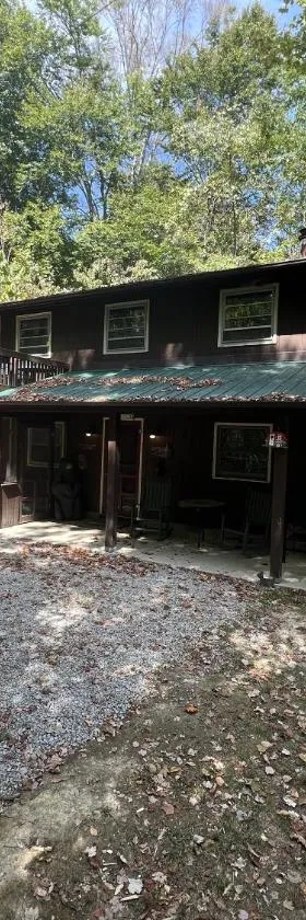 Rock Stalls Lodge Hocking Hills，位于洛根的酒店