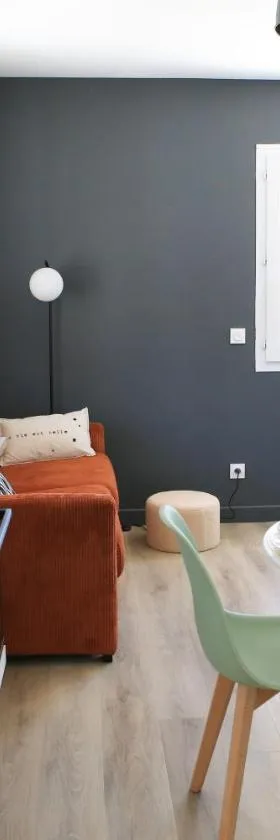 Charmant appartement T2，位于伊泽尔省鲁西永的酒店