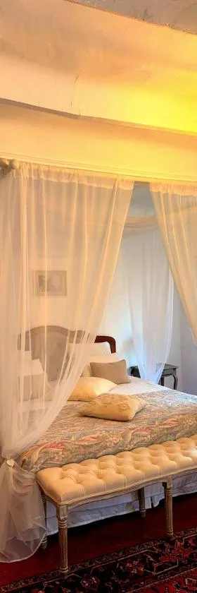 LA Maison BARNOIN GITE，位于Bouyon的酒店