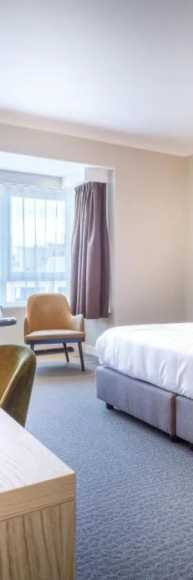 卡尔顿酒店，位于根特的酒店