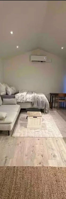 Cozy little house，位于Arlöv的酒店