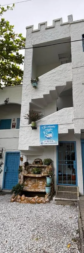 cabaña 83 Santorini，位于特里温福港的酒店