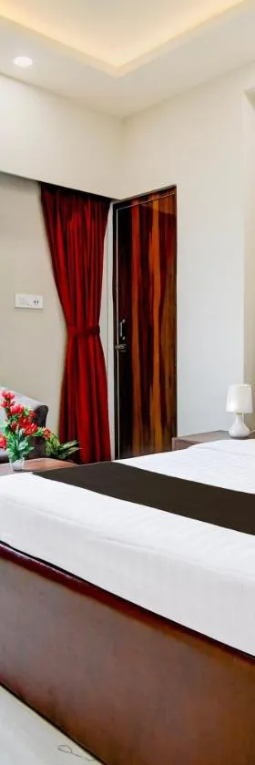 Super Townhouse Kaikhali Near Airport，位于Salua的酒店