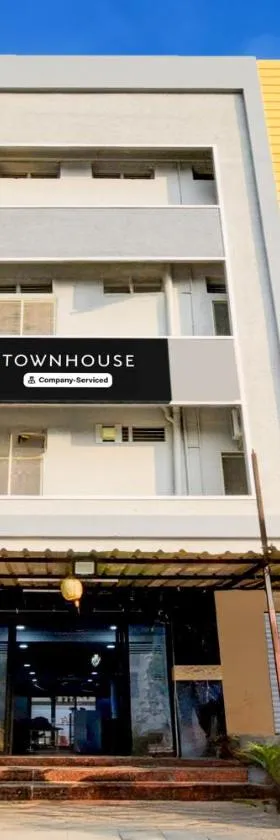 Super Townhouse Cherlapally Railway Station Hyderabad，位于Maula Ali的酒店