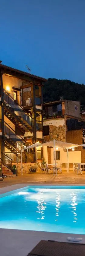 Natural&Mente Apartamentos Valle del Jerte，位于埃尔托尔诺的酒店
