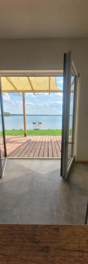 J&L Lake Resort，位于Grądzkie的酒店