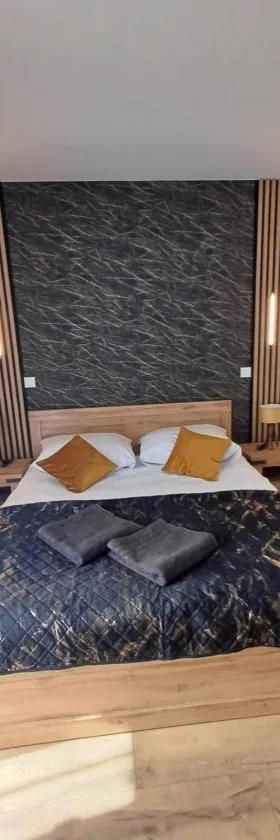 Apartamenty CRYSTAL II，位于切霍齐内克的酒店