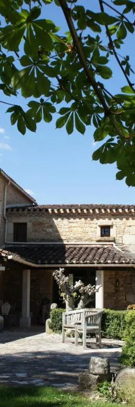 Domaine du Cardou，位于Puy-lʼÉvêque的酒店
