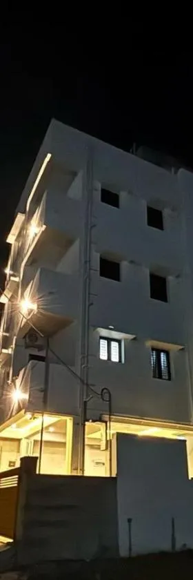 TVK Grands 7 - Premium Two Bedroom Apartment，位于哥印拜陀的酒店