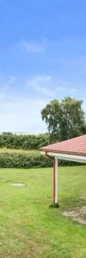 Cozy Summer cottage in Tosteberga, close to the Sea，位于Fjälkinge的酒店