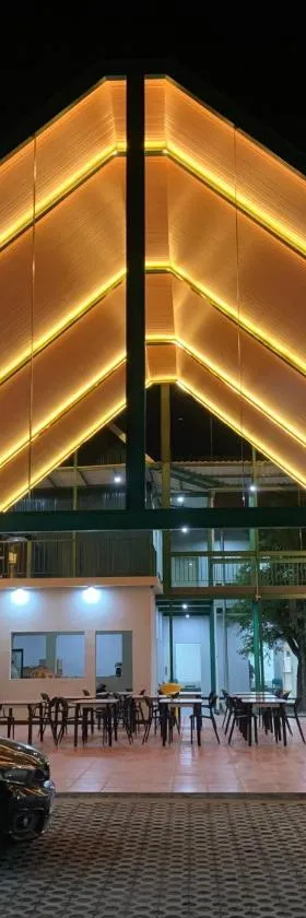 Passifika Sumbawa Guesthouse，位于Maluk的酒店