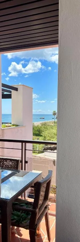 Seaview Boutique del MAR Luxury 3 rooms，位于巴伊亚卡萨雷斯的酒店
