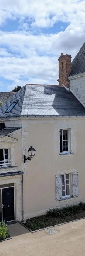 Dépendance Château de saint Saturnin sur Loire，位于Saint-Saturnin-sur-Loire的酒店