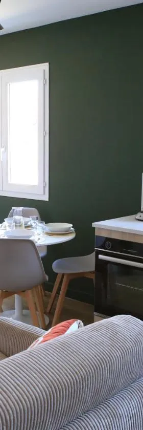 Appartement T2 cosy，位于伊泽尔省鲁西永的酒店
