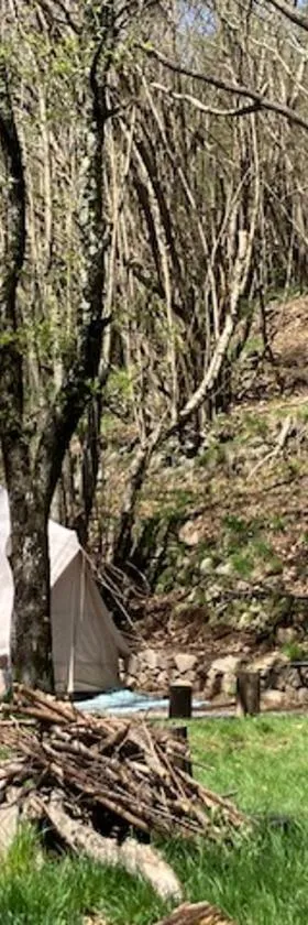 Grande Tente Tipi en pleine forêt，位于Burzet的酒店