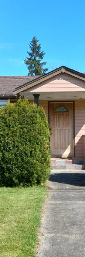 Bright and Airy Home in Quiet West Seattle，位于西雅图的酒店