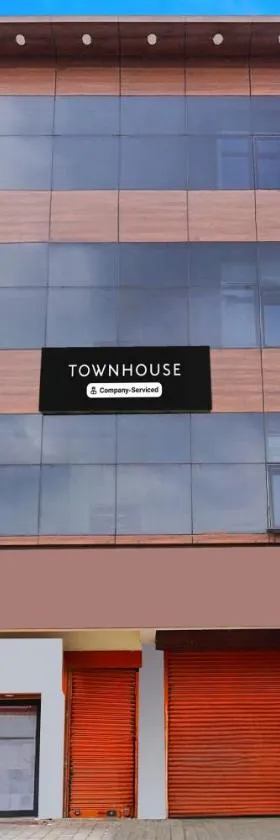 Super Townhouse Bidadi Formerly Royal Garuda，位于Bidadi的酒店