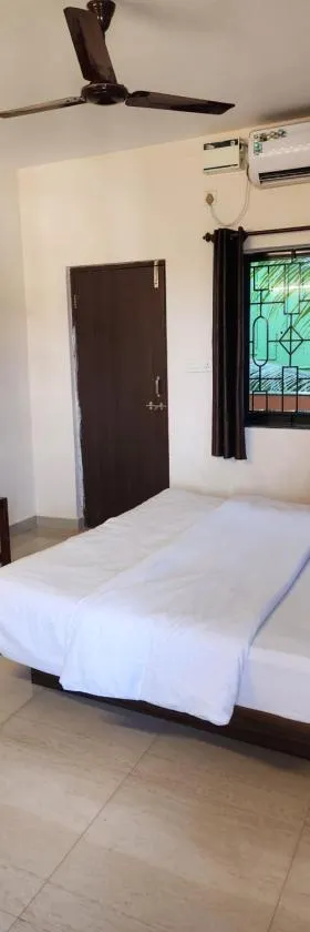 Sai Sharad Guest House，位于Naozor的酒店