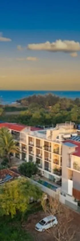 FabHotel Prime BT Wellness With Swimming Pool, Bar and Spa - Nr Morjim Beach，位于Pernem的酒店