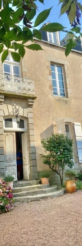 L'Hotel de Hercé Chambre d'Hote，位于马耶讷的酒店