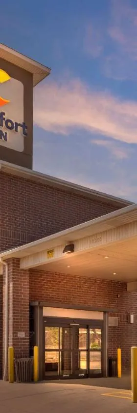 Comfort Inn Denver West Arvada Station，位于麦岭的酒店