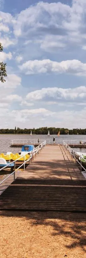 OW Inter Piast Kalbornia - z własną plażą z kąpieliskiem i przystanią，位于栋布鲁夫诺的酒店