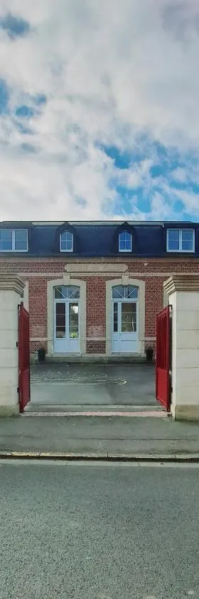 Maison familiale Ecole des Filles，位于Ully-Saint-Georges的酒店