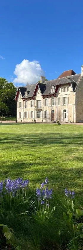 Château du Mesnil Soleil , gites et chambres d'hôtes，位于Damblainville的酒店