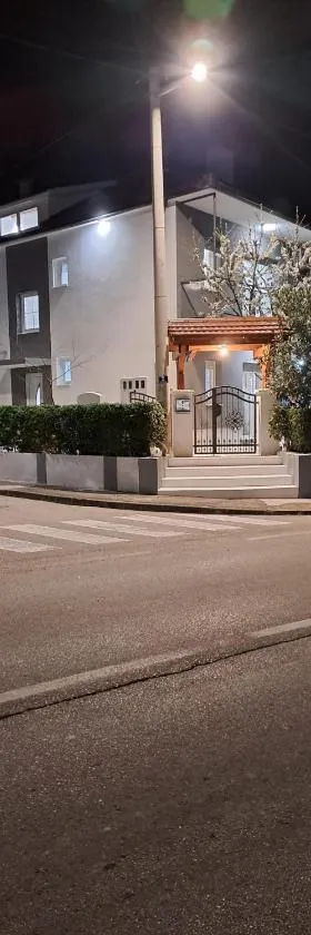 Apartment Misir in downtown，位于克宁的酒店