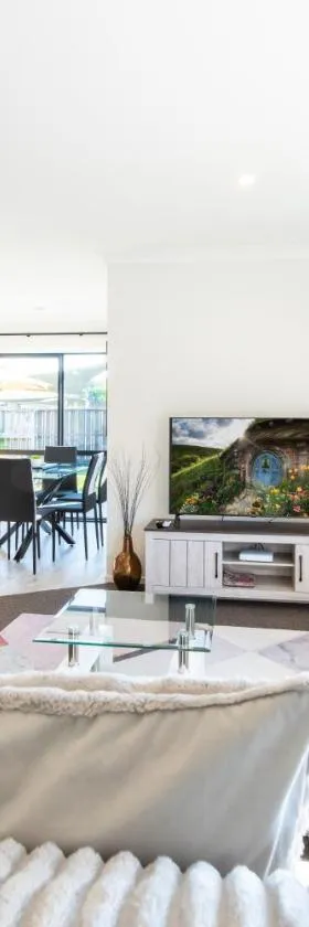 Entire New Modern Home in Matamata New Zealand，位于玛塔玛塔的酒店
