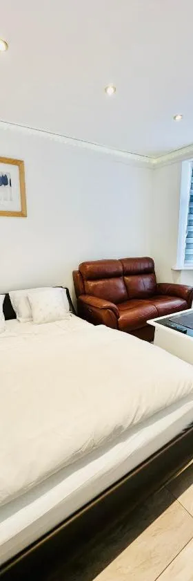 Room in Twickenham stadium London A，位于豪士罗的酒店