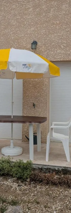 studio ensoleillé，位于博凯尔的酒店